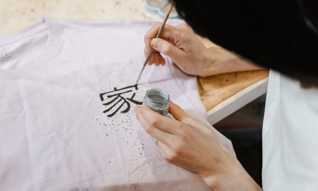 Personalização sob Demanda: Vantagens do Print-on-Demand Camisetas